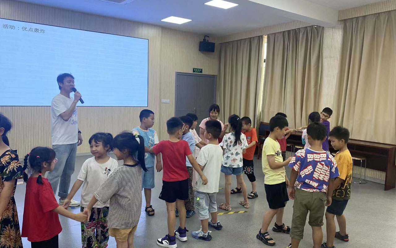 龙井龙观乡中心学校